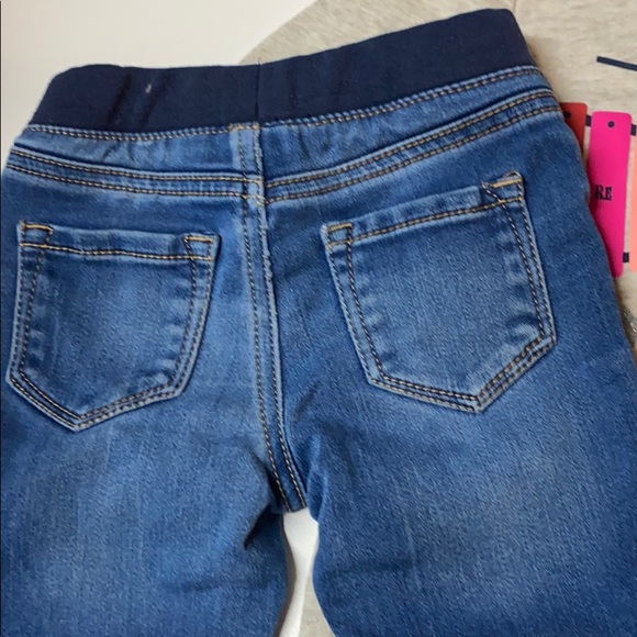 18 mo Cat & Jack gray tee and jeans - Picture 4 of 4